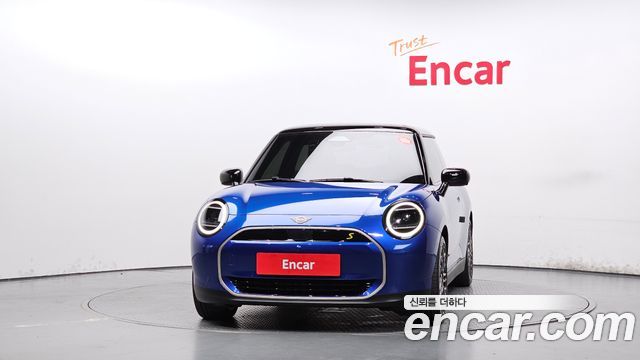 Mini Cooper SE Favoured — пробег 8 765 км — фото 3 из 5