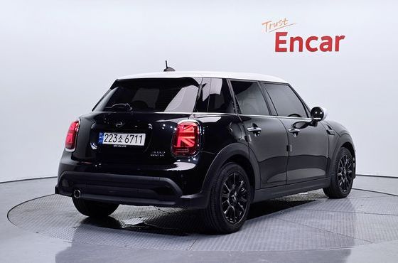 Mini Cooper 5Door Classic Third Generation — пробег 34 609 км — фото 2 из 5