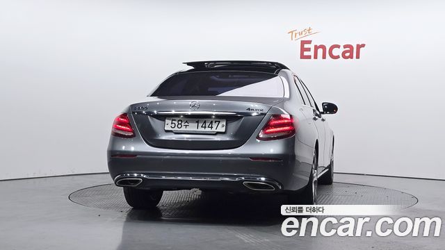 Mercedes-Benz E-Class из Кореи Encar