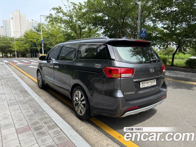 Kia Carnival из Кореи Encar