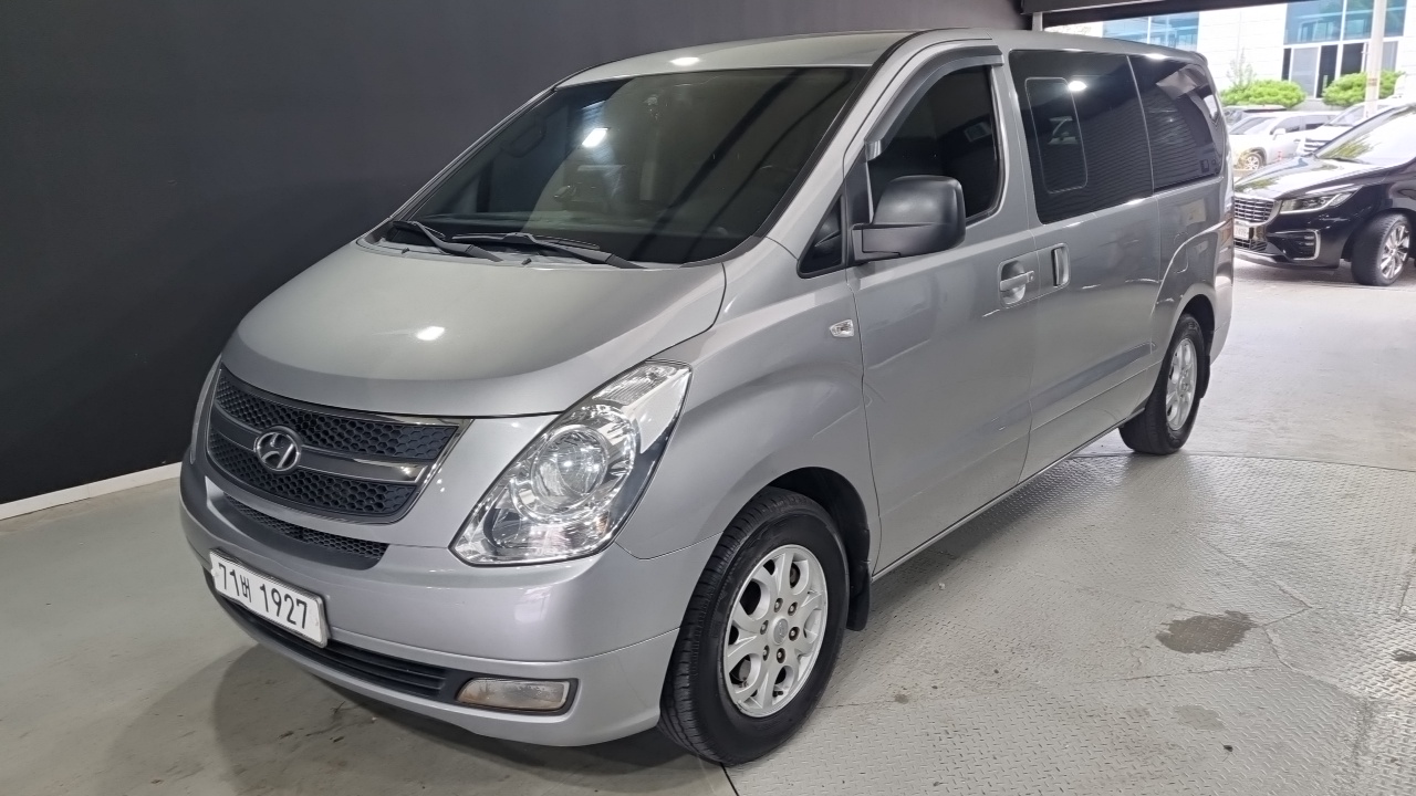 Hyundai Starex 11-Seater Wagon CVX Premium — пробег 207 000 км — фото 1 из 5