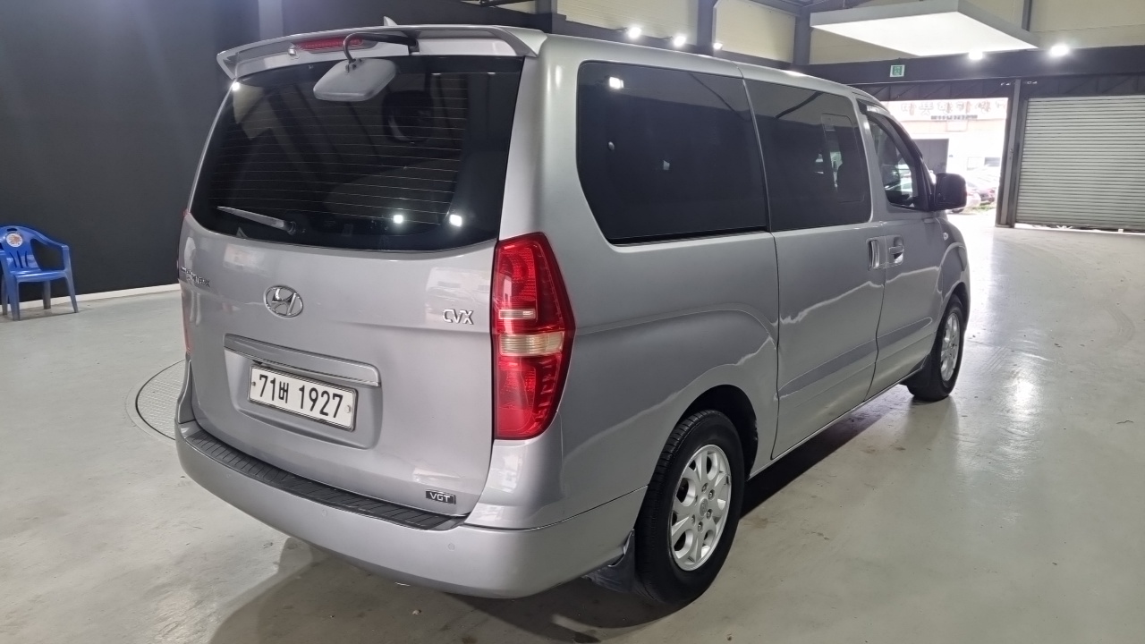 Hyundai Starex 11-Seater Wagon CVX Premium — пробег 207 000 км — фото 2 из 5