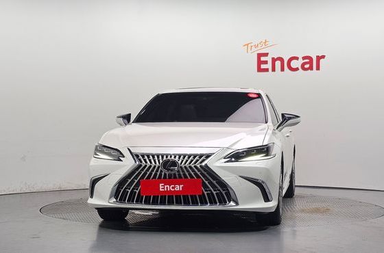 Lexus ES Executive — пробег 16 083 км — фото 3 из 5