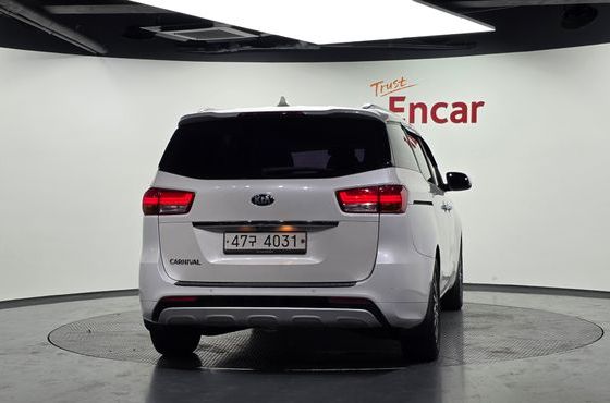 Kia Carnival 9-seater Luxury — пробег 155 538 км — фото 4 из 5
