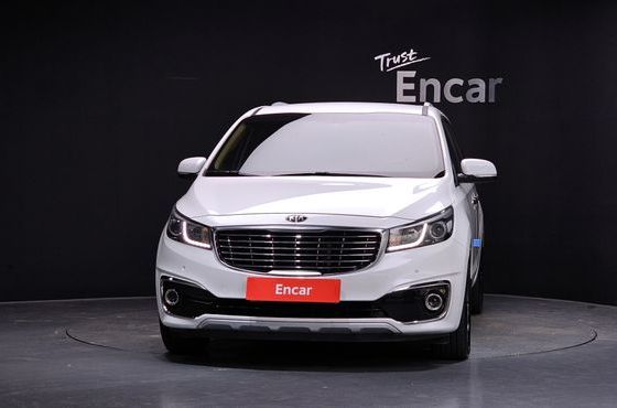Kia Carnival 9-seater Luxury — пробег 210 202 км — фото 3 из 5