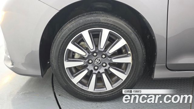 Toyota Sienna 3.5 AWD — пробег 48 869 км — фото 5 из 5