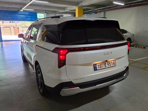 Kia Carnival HEV 9 seater Prestige — пробег 1 100 км — фото 3 из 5