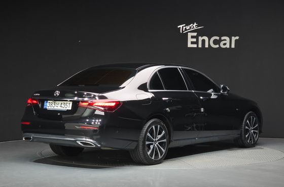 Mercedes-Benz E-Class E300e 4MATIC Exclusive — пробег 44 554 км — фото 2 из 5