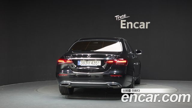 Mercedes-Benz E-Class E300e 4MATIC Exclusive — пробег 44 554 км — фото 4 из 5