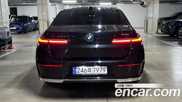 BMW 7-Series 740i sDrive Design Pure Excellence — пробег 32 000 км — фото 4 из 5