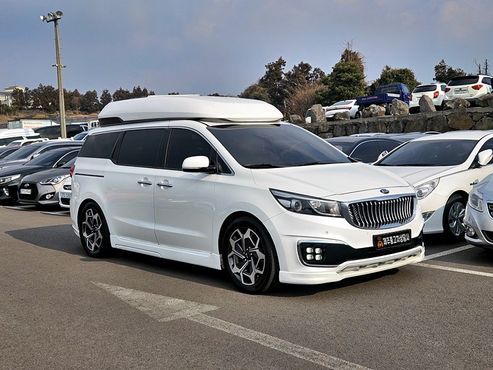 Kia Carnival 9-seater Hi-Limousine Prestige — пробег 220 000 км — фото 2 из 5