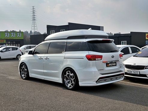 Kia Carnival 9-seater Hi-Limousine Prestige — пробег 220 000 км — фото 3 из 5