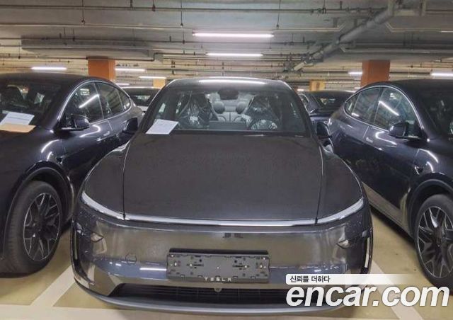 Tesla Model Y L Long Range AWD — пробег 1 км — фото 1 из 5