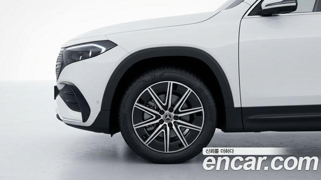Mercedes-Benz EQB EQB300 4MATIC AMG Line — пробег 4 921 км — фото 5 из 5