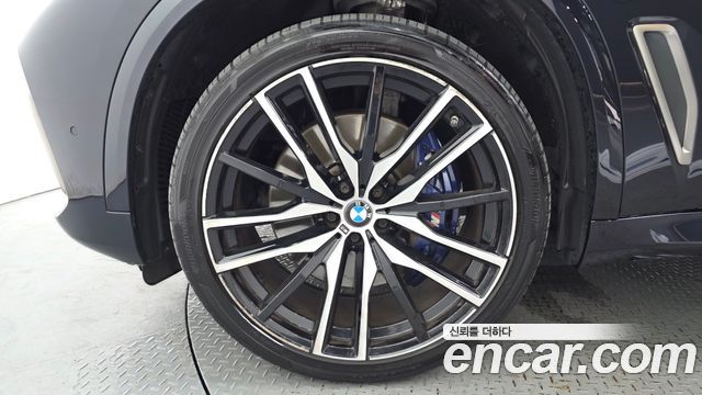 BMW X5 M50i — пробег 91 652 км — фото 5 из 5