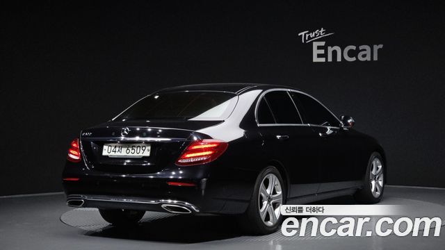 Mercedes-Benz E-Class из Кореи Encar