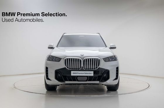 BMW X5 xDrive 40i M Sport — пробег 4 575 км — фото 2 из 5