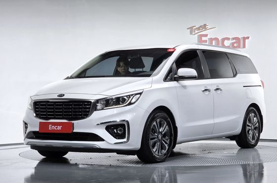Kia Carnival 9-Seater Luxury — пробег 165 503 км — фото 1 из 5