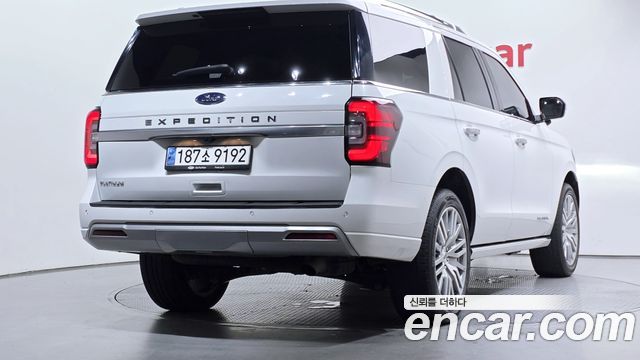Ford Expedition Platinum 4WD 7Seater — пробег 44 691 км — фото 2 из 5