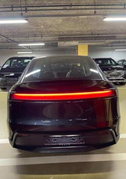 Tesla Model Y L Long Range AWD — пробег 1 км — фото 3 из 5