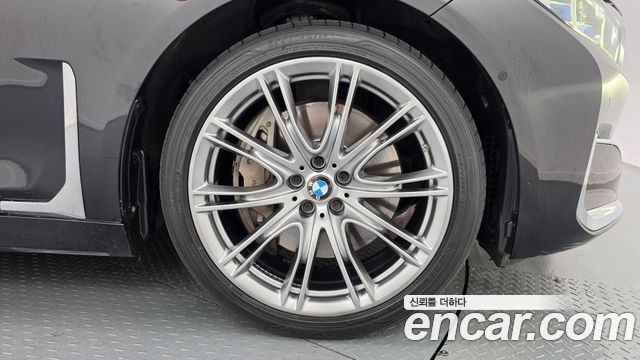 BMW 7-Series 750Li xDrive Design Pure Excellence — пробег 143 107 км — фото 5 из 5