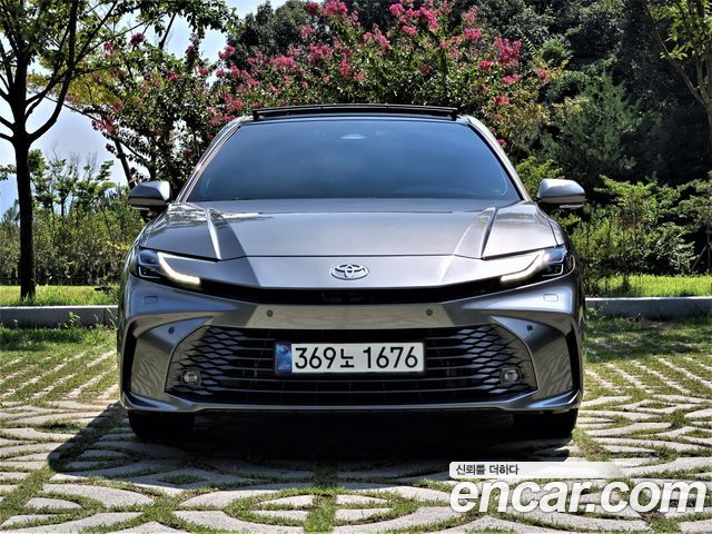Toyota Camry 2.5 XLE Premium Hybrid — пробег 4 900 км — фото 3 из 5