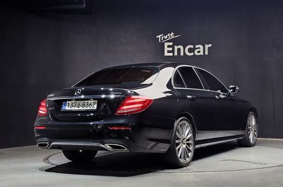Mercedes-Benz E-Class E300 4MATIC AMG Line — пробег 125 347 км — фото 2 из 5