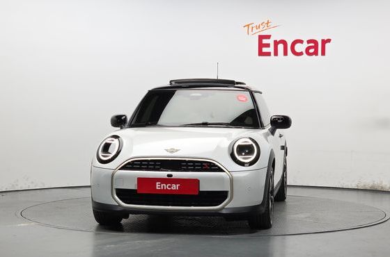 Mini Cooper Favoured — пробег 3 389 км — фото 3 из 5