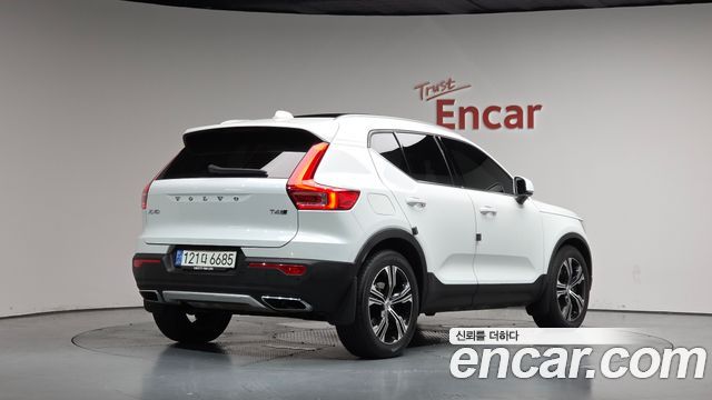 Volvo XC40 T4 Inscription — пробег 64 537 км — фото 2 из 5