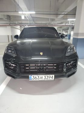 Porsche Cayenne 3.0 E-Hybrid — пробег 12 130 км — фото 1 из 5