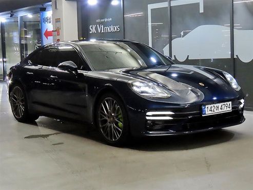 Porsche Panamera 2.9 AWD E-Hybrid Platinum Edition — пробег 41 799 км — фото 1 из 5