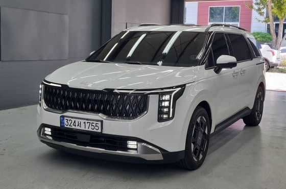 Kia Carnival HEV 9seater Signature — пробег 14 000 км — фото 3 из 5