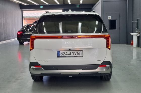 Kia Carnival HEV 9seater Signature — пробег 14 000 км — фото 4 из 5