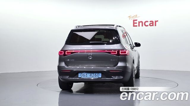 Mercedes-Benz EQB EQB300 4MATIC Electric Art — пробег 29 219 км — фото 4 из 5