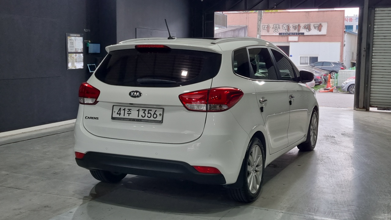 Kia Carens из Кореи Encar