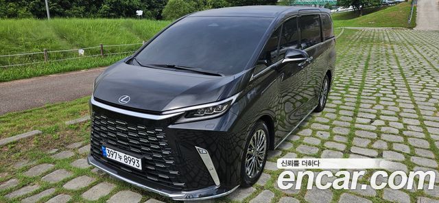 Lexus LM 500h Executive — пробег 9 км — фото 2 из 5