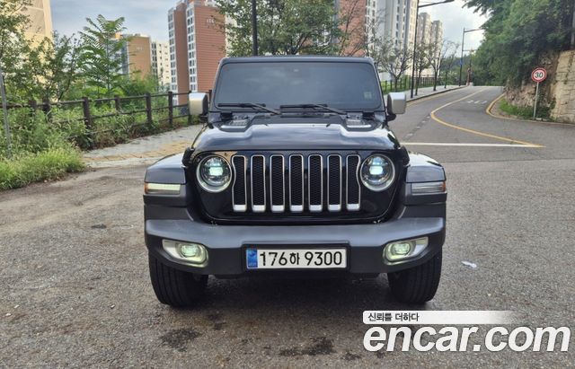 Jeep Wrangler 2.0 Overland Power Top 4Door — пробег 10 680 км — фото 1 из 5