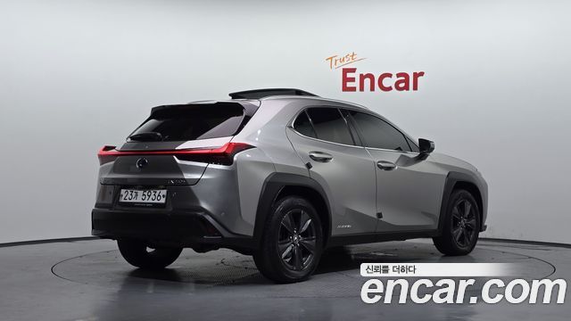 Lexus UX 2.0 2WD — пробег 109 622 км — фото 2 из 5