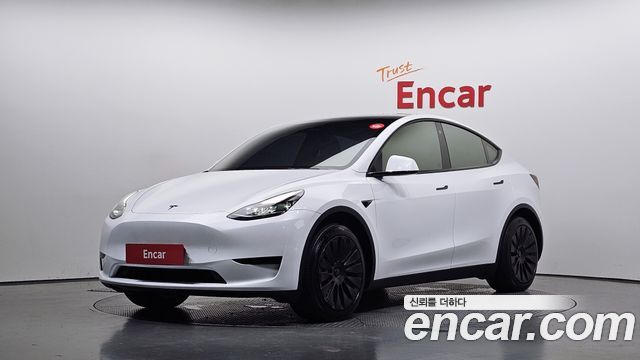 Tesla Model Y RWD — пробег 111 405 км — фото 1 из 5