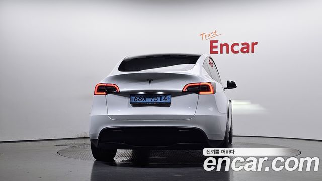 Tesla Model Y RWD — пробег 111 405 км — фото 4 из 5