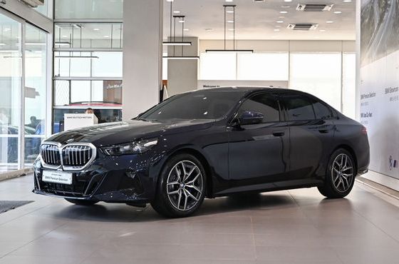 BMW 5-Series 520i M Sport — пробег 6 394 км — фото 1 из 5