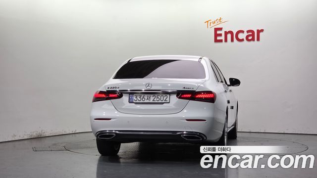 Mercedes-Benz E-Class E220d 4MATIC Exclusive — пробег 57 483 км — фото 4 из 5
