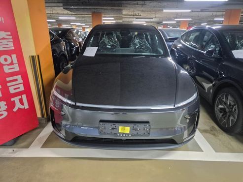 Tesla Model Y L Long Range AWD — пробег 1 км — фото 3 из 5