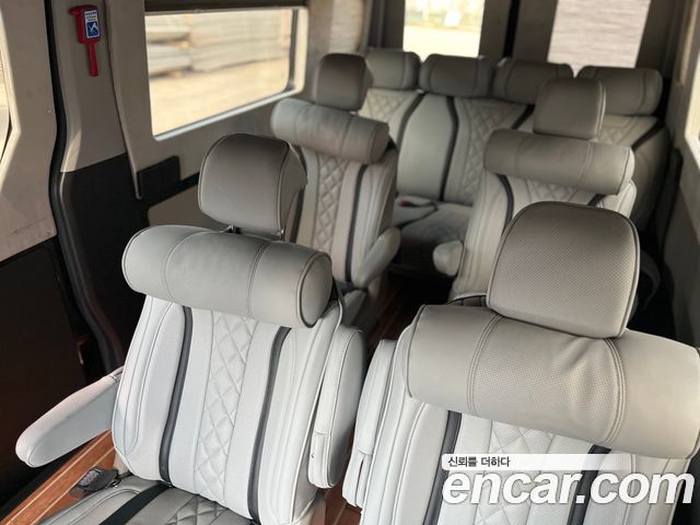 Hyundai Solati 11-Seater Luxury — пробег 60 440 км — фото 4 из 5