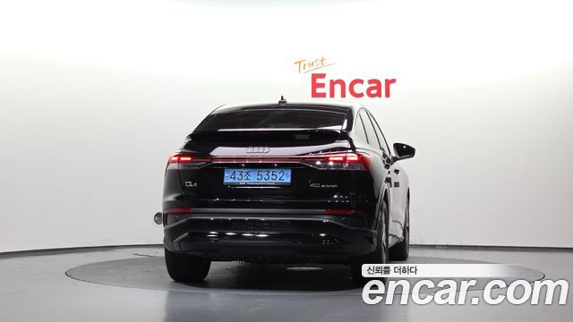 Audi Q4 e-tron 40 Sportback — пробег 13 443 км — фото 4 из 5