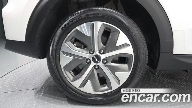 Kia Niro Earth — пробег 28 967 км — фото 5 из 5