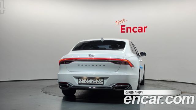 Hyundai Grandeur из Кореи Encar
