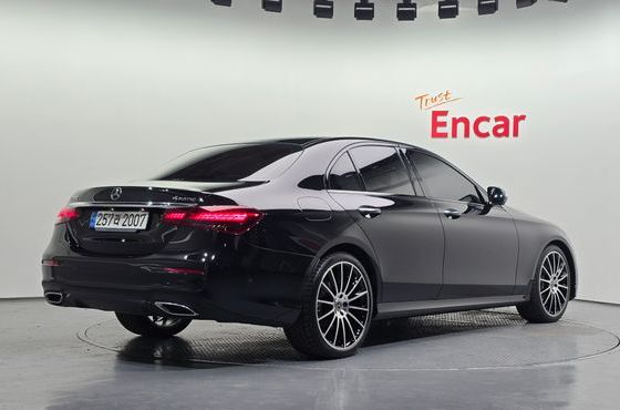Mercedes-Benz E-Class E350 4MATIC AMG Line — пробег 81 821 км — фото 2 из 5