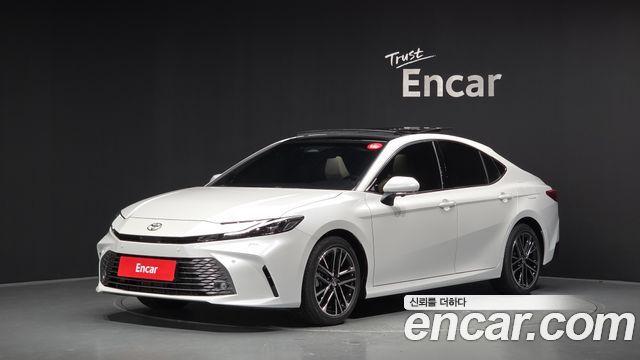 Toyota Camry 2.5 XLE Premium Hybrid — пробег 29 км — фото 1 из 5