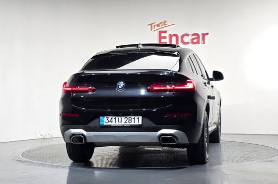 BMW X4 xDrive20i xLine — пробег 64 072 км — фото 4 из 5